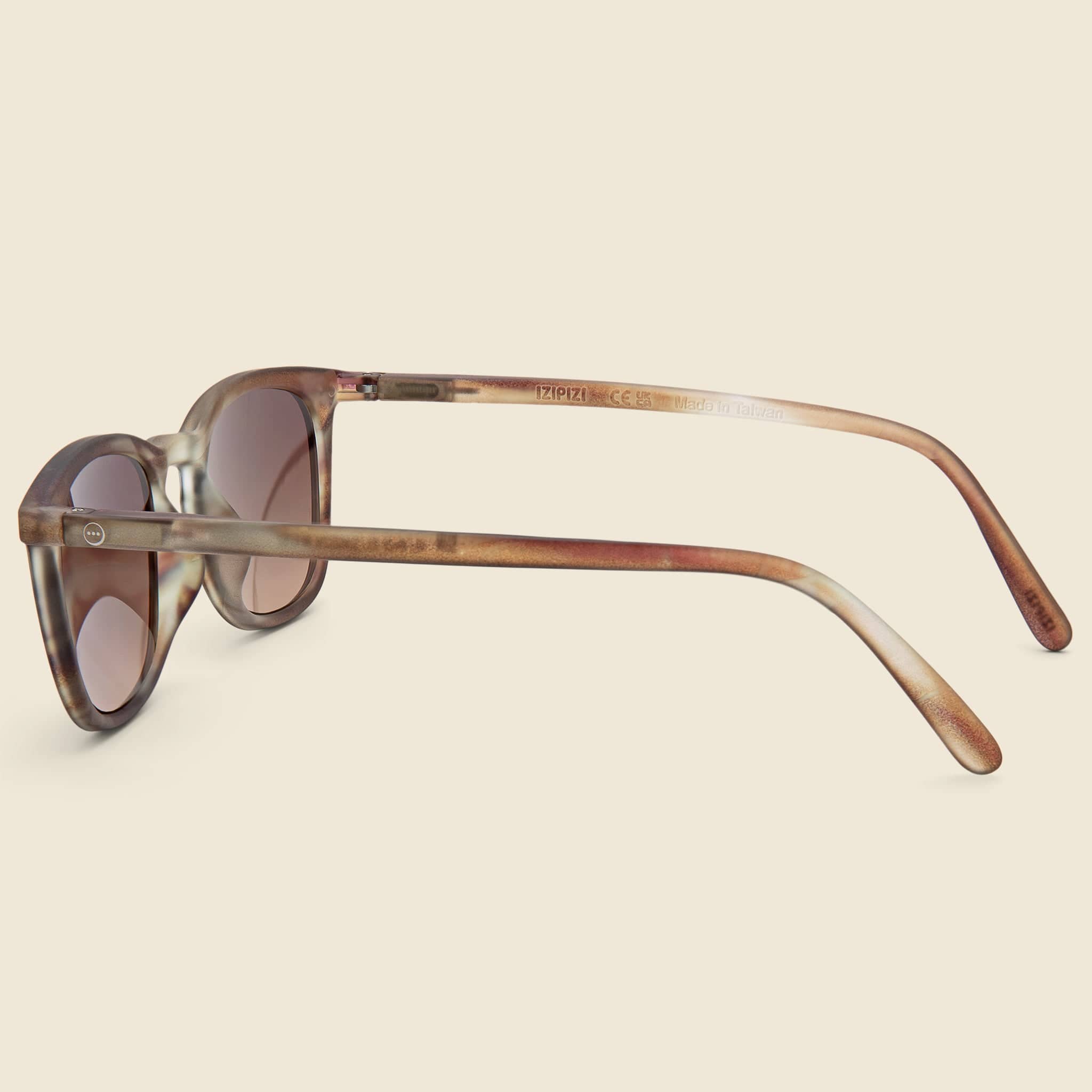
                          The Trapeze #E - Smoky Brown - Izipizi - STAG Provisions - Accessories - Eyewear
                        