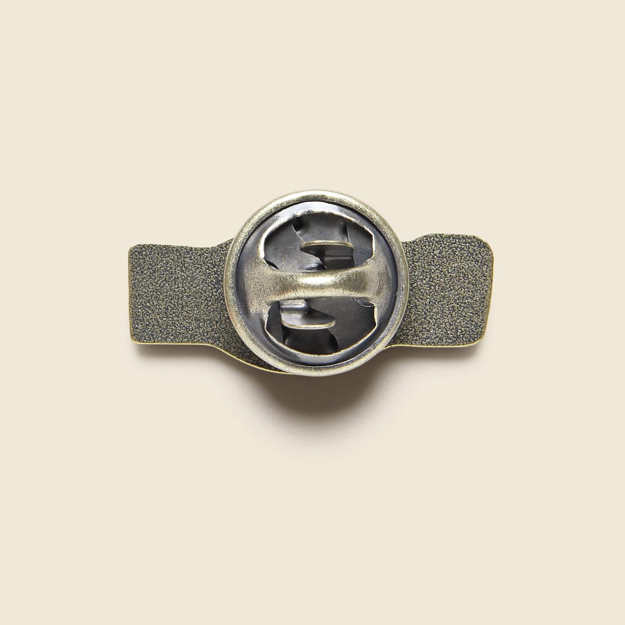 Handshake Pin - RRL - STAG Provisions - Accessories - Pins